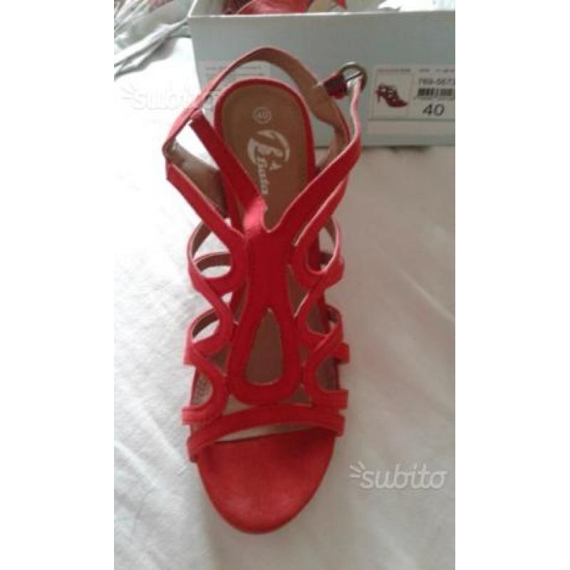 Sandali con tacco alto rossi nuovi alti