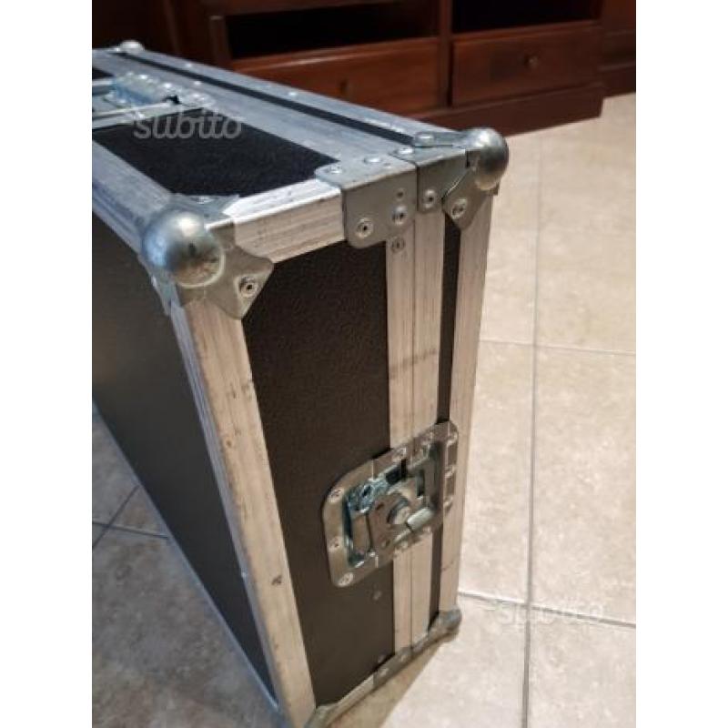 Flight case soundcraft ui rack